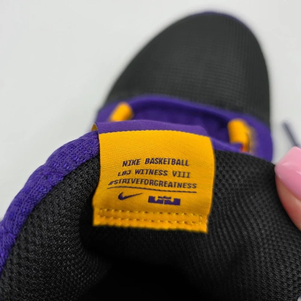 Nike LeBron Witness VIII Basketball Mens Lakers Black Purple Size 8 NWOT